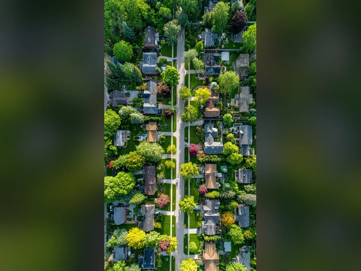 Cover image for the article: What Chicagoland Sellers Need to Know Before Listing This Spring